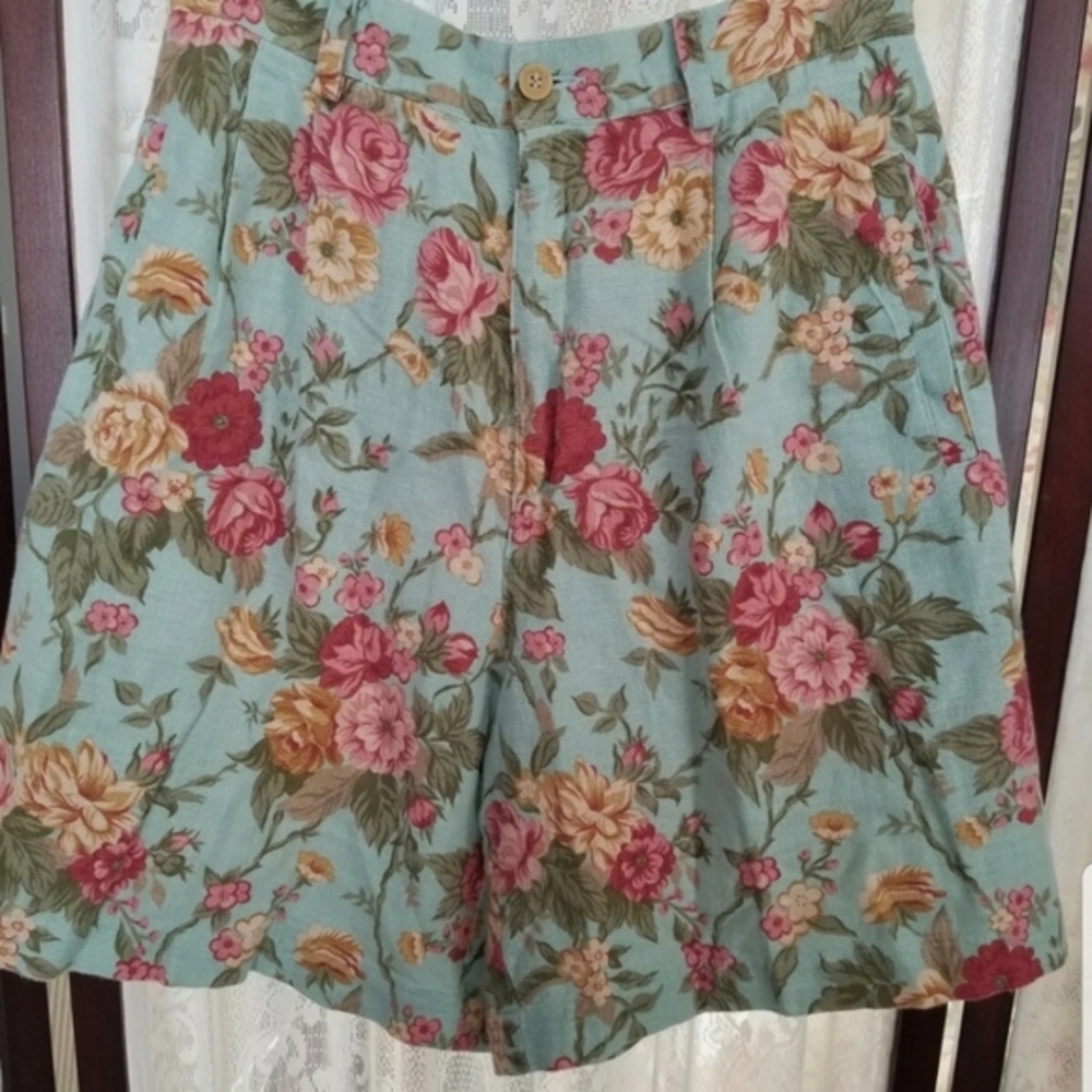 🖤 90s floral high waist shorts